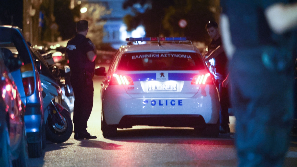 Ομηρεία στη Νίκαια: “Δεν είχε πάρει τα φάρμακά του – Απειλούσε να βάλει βόμβα” συγκλονίζει η 44χρονη για τον σύντροφό της