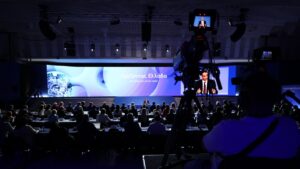 Ο νέος χάρτης φοροελαφρύνσεων για επαγγελματίες και επιχειρήσεις μετά τις εξαγγελίες της ΔΕΘ – Στα 2,2 δισ. ευρώ οι παρεμβάσεις