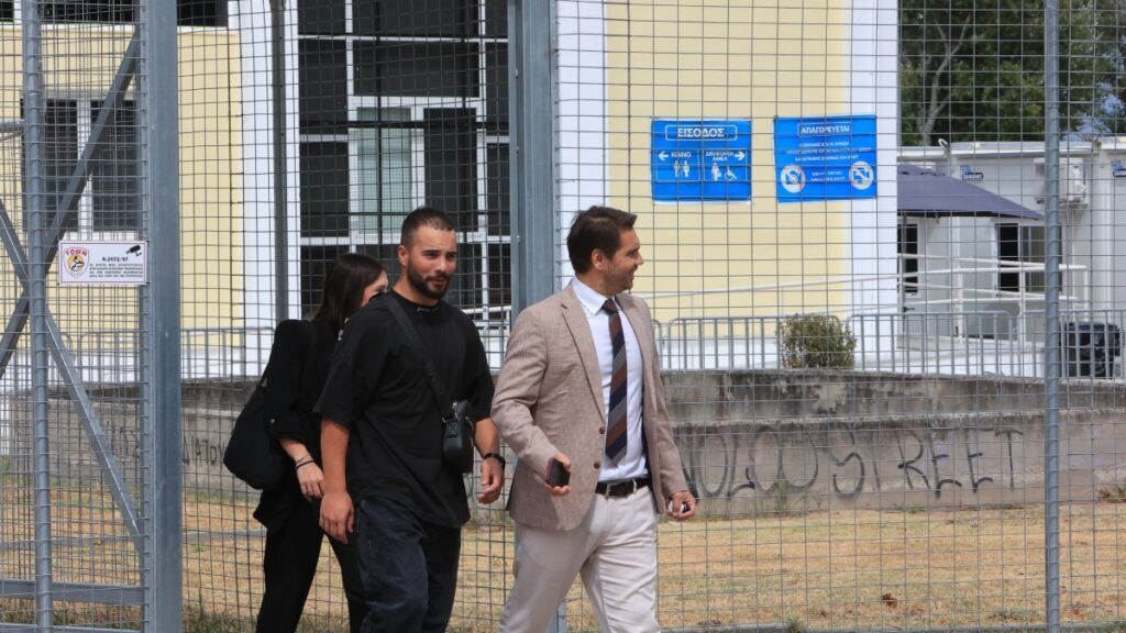 Δίκη για τα Τέμπη: Τη Δευτέρα η απόφαση για το κινητό του σταθμάρχη – Συντάχθηκε με την εισαγγελική πρόταση ο συνήγορος του