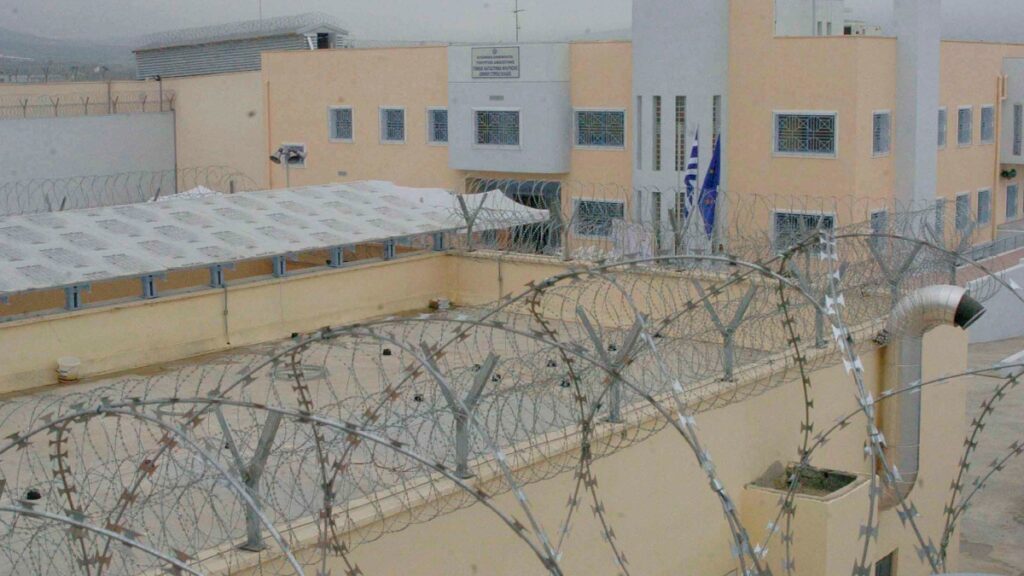 Φυλακές Δομοκού: Έξι τραυματίες μετά από συμπλοκή μεταξύ κρατουμένων – Σε σοβαρή κατάστασης ο ένας