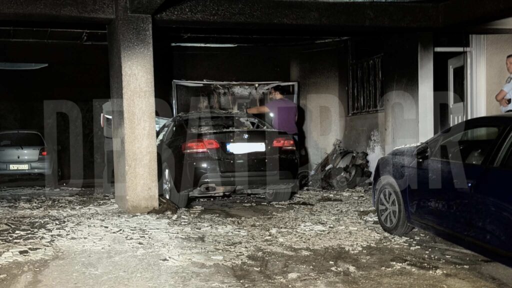 Φωτιές σε οχήματα σε Παιανία και Γαλάτσι (φωτογραφίες)