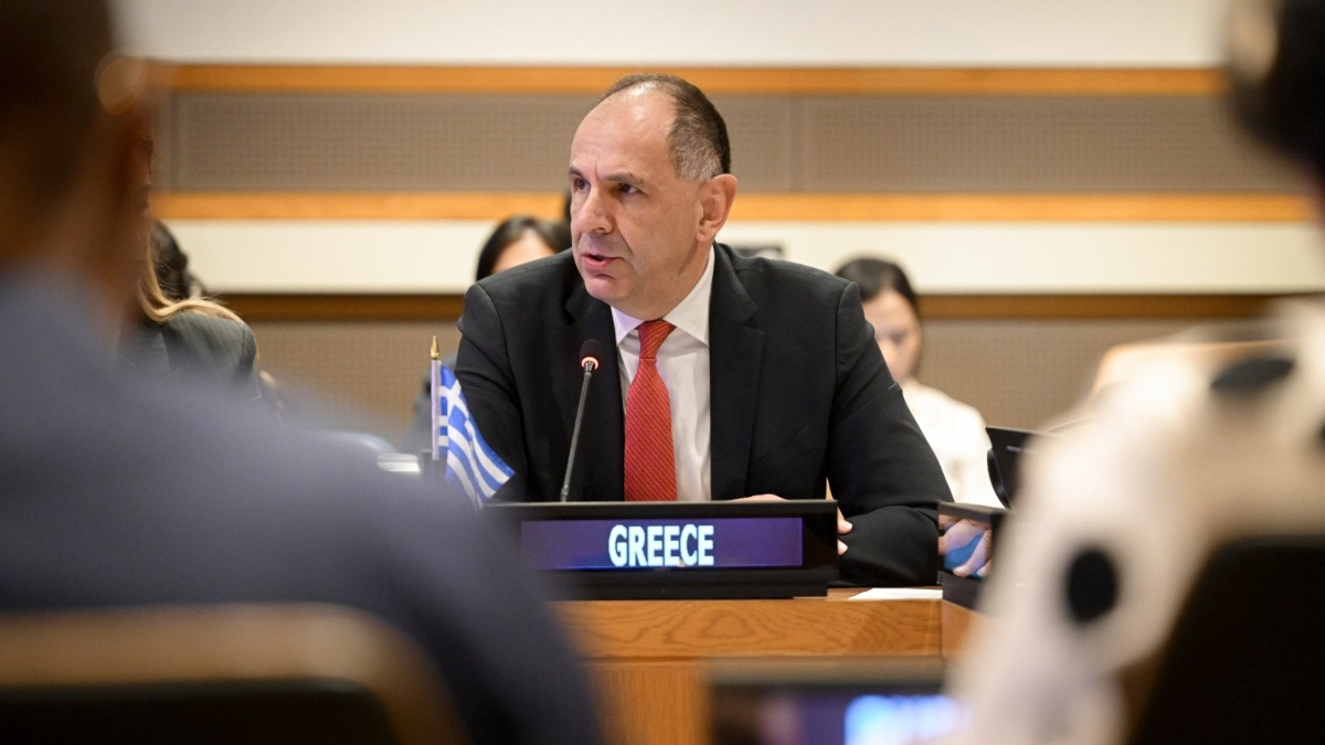 Γεραπετρίτης στον ΟΗΕ: “Ισχυρό διεθνές πλαίσιο και εποπτικός φορέας για την Τεχνητή Νοημοσύνη”