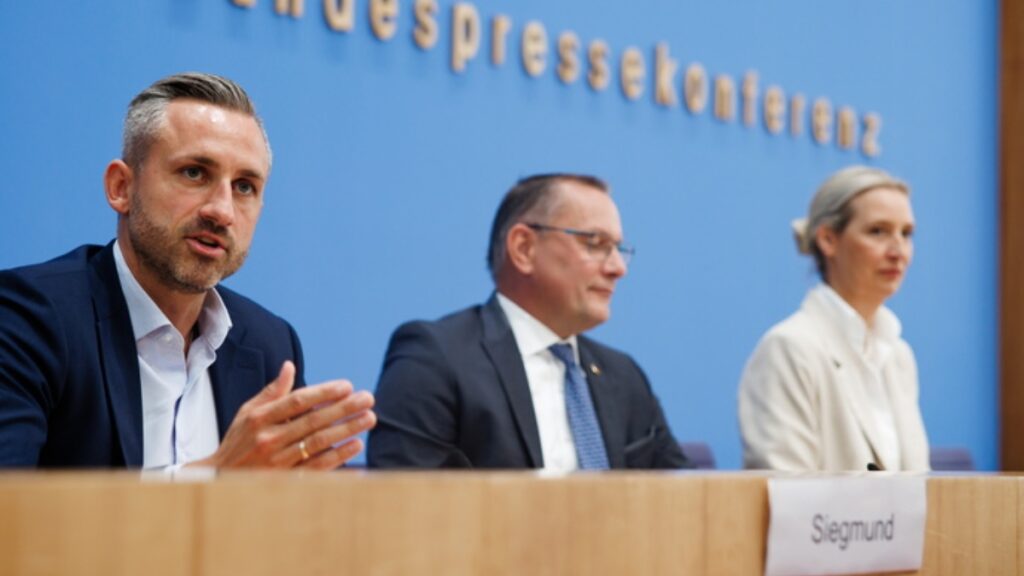 Το “σκληρό” πολιτικό πρόγραμμα του AfD: Απελάσεις μεταναστών, απαγόρευση του Pride στα σχολεία και προώθηση των “παραδοσιακών” γερμανικών αξιών