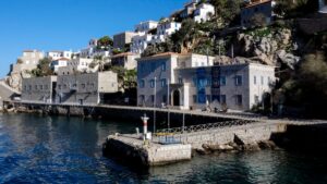 Ύδρα: Καταγγελία εκπαιδευτικών για ενοίκια έως 880 ευρώ