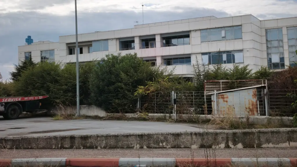 Θεσσαλονίκη: “Παρέλαβα τη μητέρα μου σε κώμα” – Σοκάρουν οι καταγγελίες για την ιδιωτική κλινική
