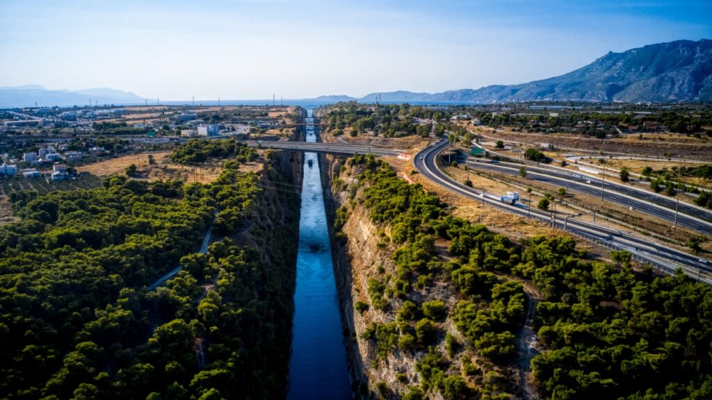 “Θρίλερ” στην Κόρινθο: Εντοπίστηκε σορός γυναίκας στη διώρυγα