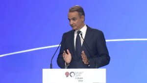 LIVE η ομιλία Μητσοτάκη στην 90ή ΔΕΘ – “Ενίσχυση 500 ευρώ για όλους τους δημοσίους υπαλλήλους – Στόχος 1.000 ευρώ ο κατώτατος”