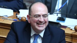 Επική ανακοίνωση Λαζαρίδη: Δεν θα πάει στη… Γιορτή Γίδας λόγω της πτώσης του Phantom