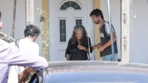 Μαραθώνας: Συνελήφθησαν η κόρη και ο εγγονός της 90χρονης μετά την ανακάλυψη της σορού στο υπόγειο (φωτογραφίες)