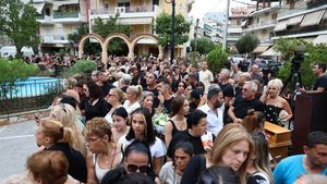 Γιώργος Μαζωνάκης: «Επιδειξίας, μαζέψτε τον» – Αναστάτωση στη λαϊκή αγρυπνία