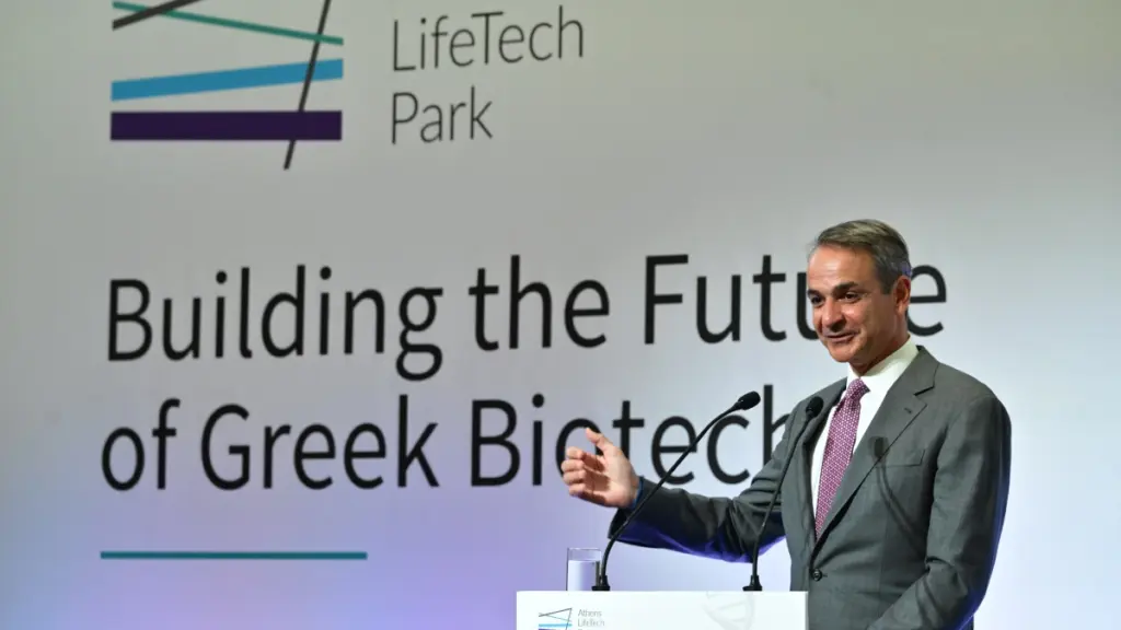 Μητσοτάκης από Σπάτα: “Αυτά τα οποία οραματιζόμουν για τη χώρα πριν από πολλά χρόνια τώρα γίνονται πράξη”