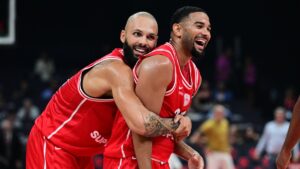 Ολυμπιακός – Φενέρμπαχτσε 92-90: Επική ανατροπή από το -11 και πρόκριση στον τελικό του Super Cup