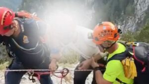 Πάρνηθα: Αποπροσανατολίστηκαν 24χρονος και 19χρονη σε πεζοπορία – Επιχείρηση της Πυροσβεστικής (Βίντεο)