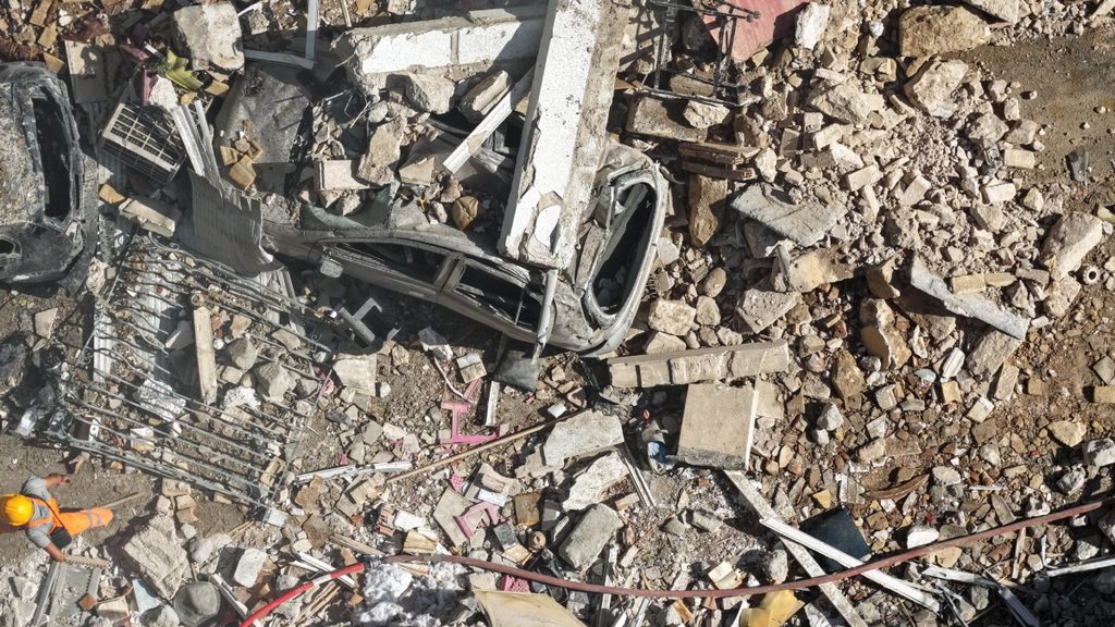 Έκρηξη στην Πλάκα: Αναμένονται οι οικογένειες των θυμάτων για ταυτοποίηση μέσω DNA- Τι ερευνούν οι Αρχές