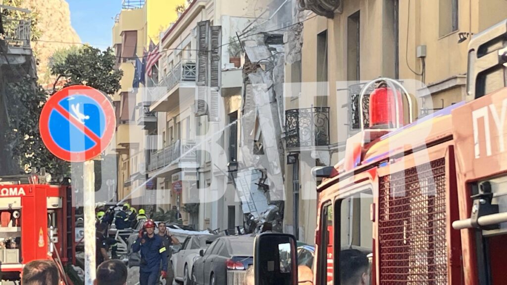 Έκρηξη σε κτήριο στην Πλάκα – Ακούστηκε σε όλο το κέντρο, ένας ελαφρά τραυματίας (φωτογραφίες)