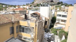 Πλάκα: Στην Ιατροδικαστική Υπηρεσία Αθηνών θα μεταβούν οι συγγενείς των θυμάτων για την αναγνώριση