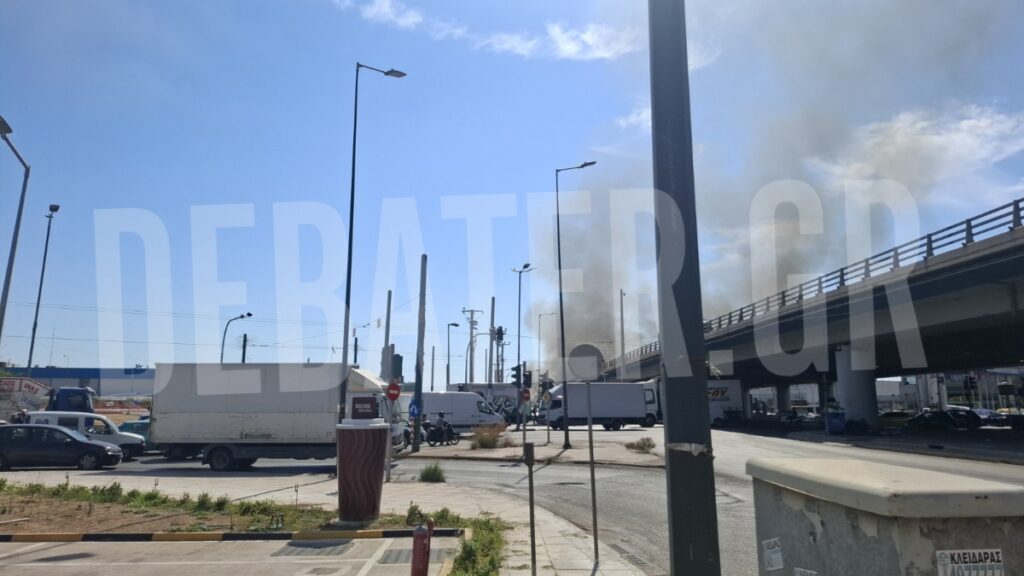 Φωτιά στο Ρέντη: Ενισχύθηκαν οι δυνάμεις – Μήνυμα από το 112 για ετοιμότητα