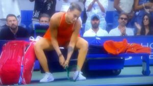 US Open: Η Σαμπαλένκα διέλυσε τη ρακέτα της μετά τον χαμένο τελικό