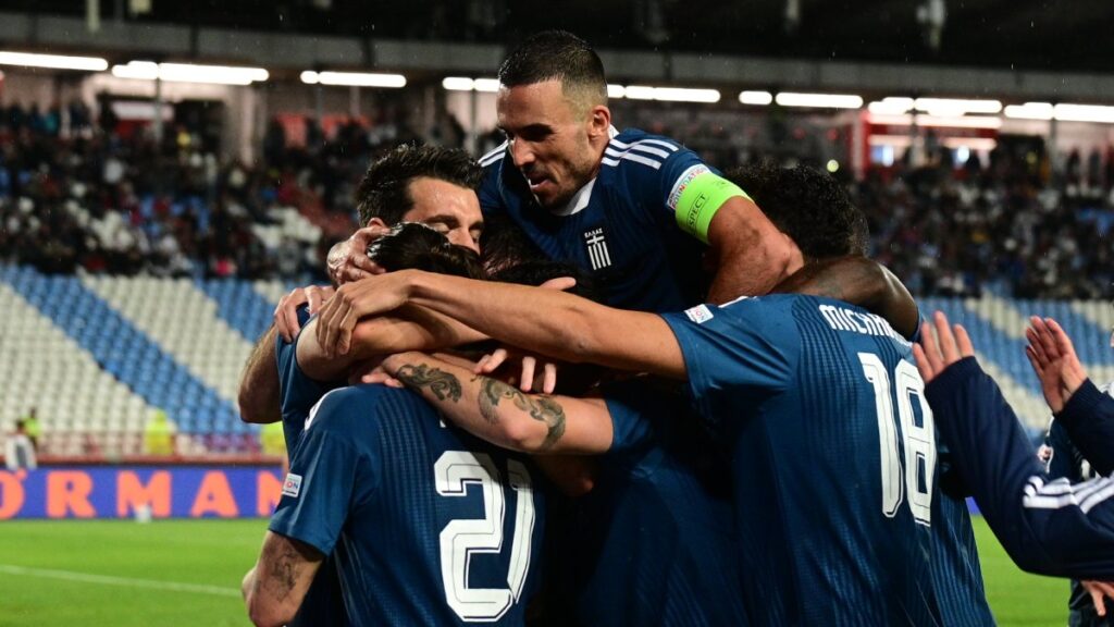 Σερβία – Ελλάδα 1-2: Τρομερό διπλό με «χρυσό» Δουβίκα στο 90+5΄