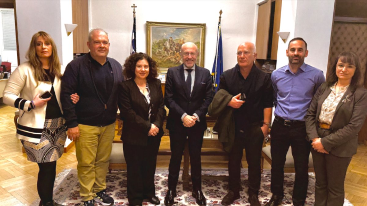 Ποιοι θα μπορούν να ασκούν ψυχοθεραπεία – Οι θέσεις του ΣΚΛΕ και η απάντηση του υπουργείου Υγείας