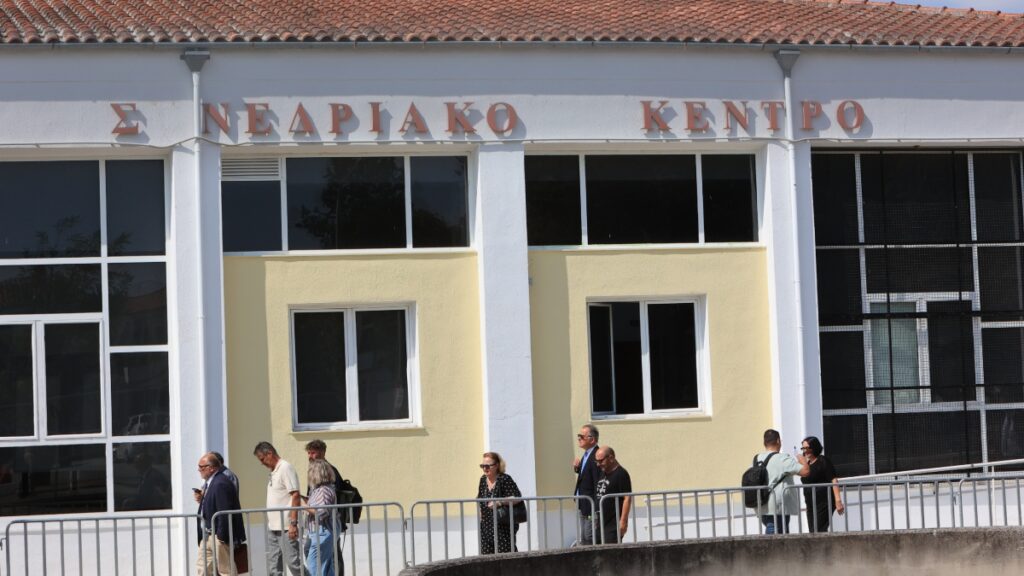 Δίκη για τα Τέμπη: Ολοκληρώθηκαν οι καταθέσεις των συγγενών των μηχανοδηγών της εμπορικής αμαξοστοιχίας