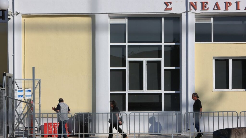 Δίκη Τεμπών: Να εξεταστεί το κινητό του σταθμάρχη εισηγήθηκε η εισαγγελέας