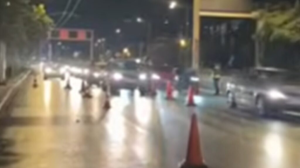 “Σαφάρι” της Τροχαίας στην Αττική: Συνελήφθησαν εννέα άτομα για οδήγηση υπό την επήρεια αλκοόλ (βίντεο)