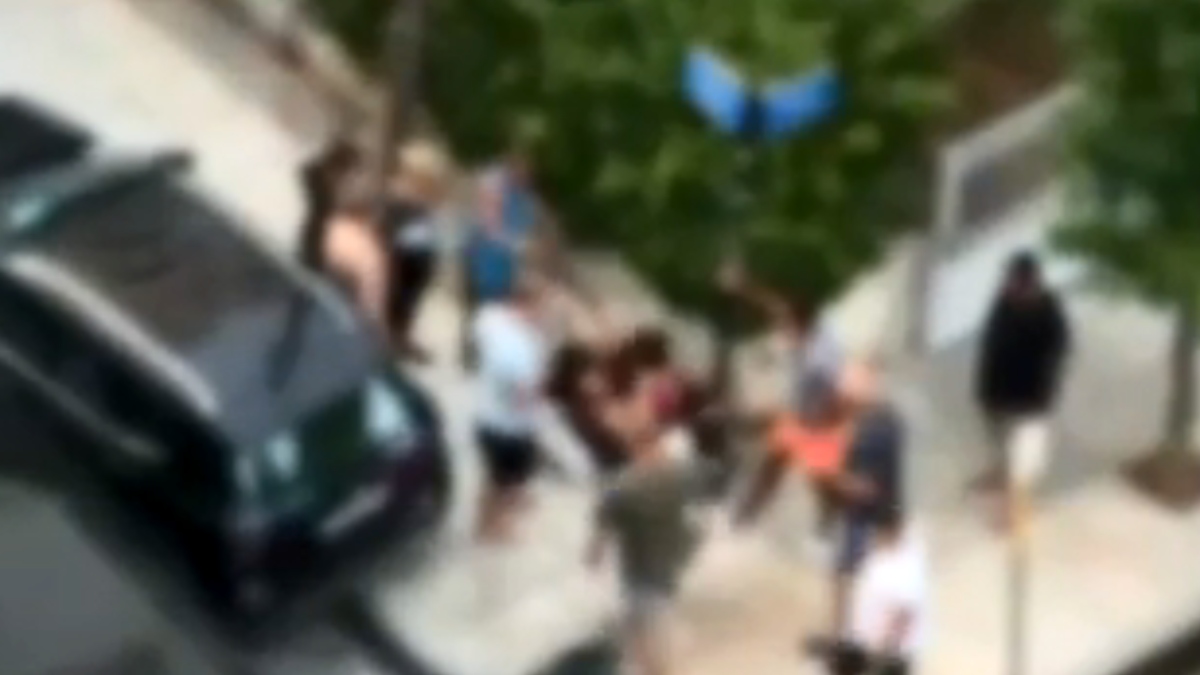 Παλαιό Φάληρο: Βανάκι παραβίασε το STOP και χτύπησε μοτοσικλετιστή (βίντεο)