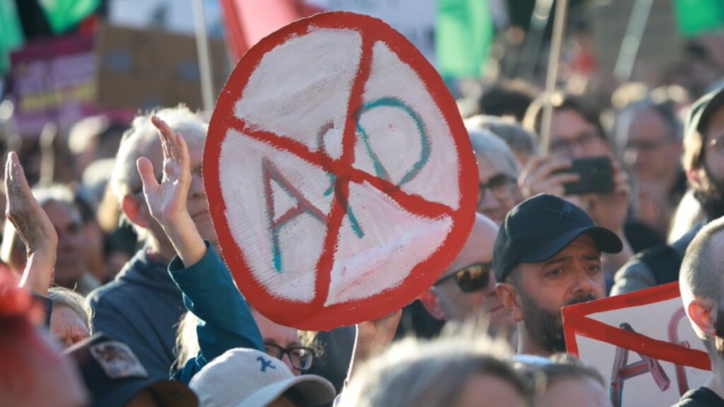 Βερολίνο: Χιλιάδες διαδήλωσαν κατά της AfD μετά τον εκλογικό της θρίαμβο