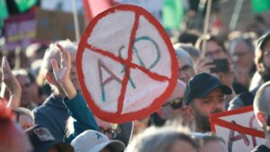 Βερολίνο: Χιλιάδες διαδήλωσαν κατά της AfD μετά τον εκλογικό της θρίαμβο