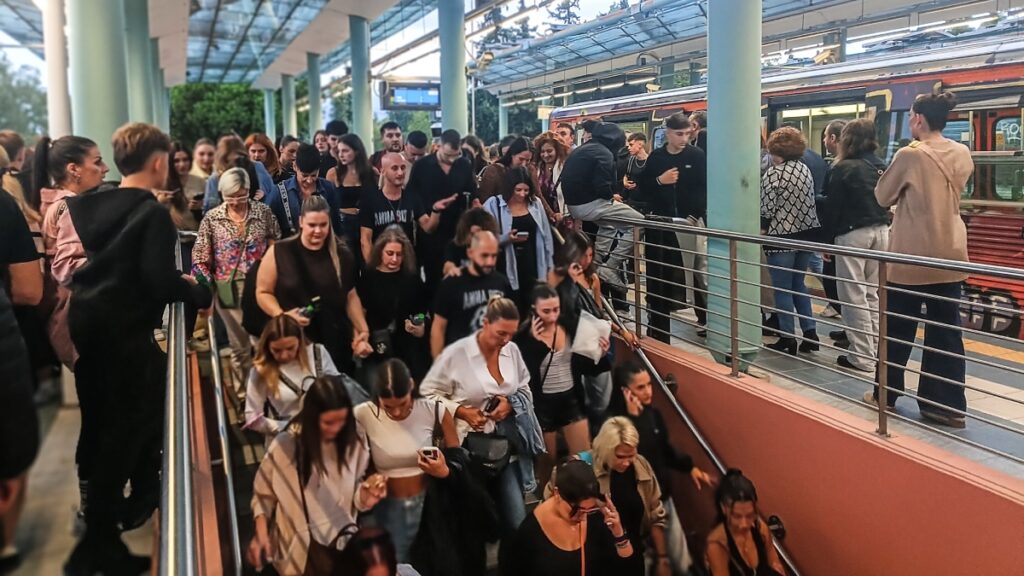 ΣΤΑ.ΣΥ: 35.000 θεατές μετακινήθηκαν με τον ΗΣΑΠ μετά τη συναυλία της Άννας Βίσση στο ΟΑΚΑ