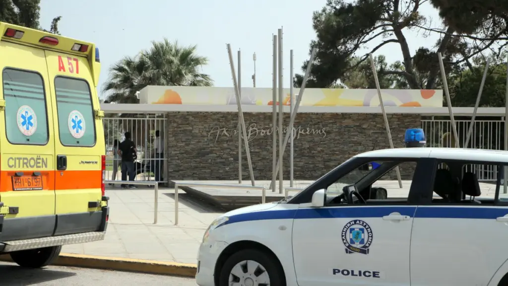Βουλιαγμένη: Βαριά δίωξη σε 76χρονο και 21χρονη για τον θάνατο του 82χρονου – Απολογούνται την Τετάρτη