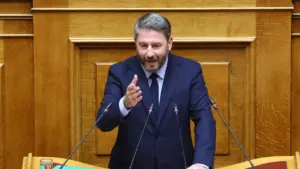 Ανδρουλάκης: “Η κυβέρνηση νομοθετεί τον εκβιασμό του δανειολήπτη – Να αποσύρει άμεσα το άρθρο 23”