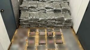 Αττική: Κατασχέθηκαν 35,4 κιλά κοκαΐνης και 312 κιλά κάνναβης – Τρεις συλλήψεις