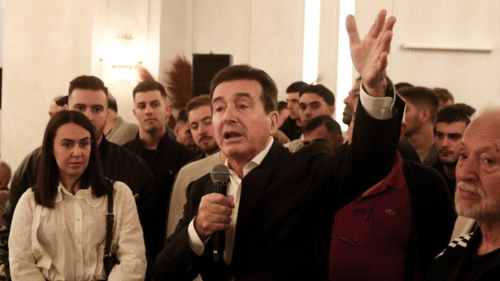 Χρυσοχοΐδης από Περιστέρι: Μήνυμα συσπείρωσης για το 2027 και αιχμές κατά Τσίπρα