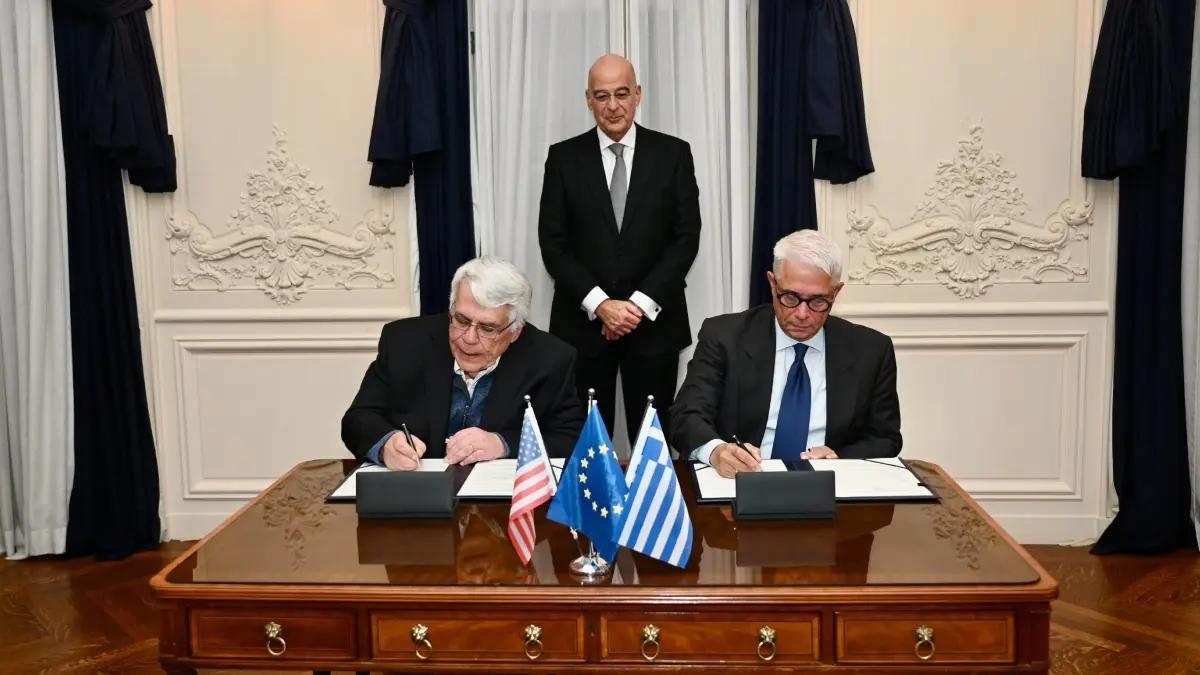 Ο Δένδιας στην υπογραφή Κοινής Διακήρυξης του Ελληνικού Κέντρου Αμυντικής Καινοτομίας και του Massachusetts Institute of Technology Sea Grant Program