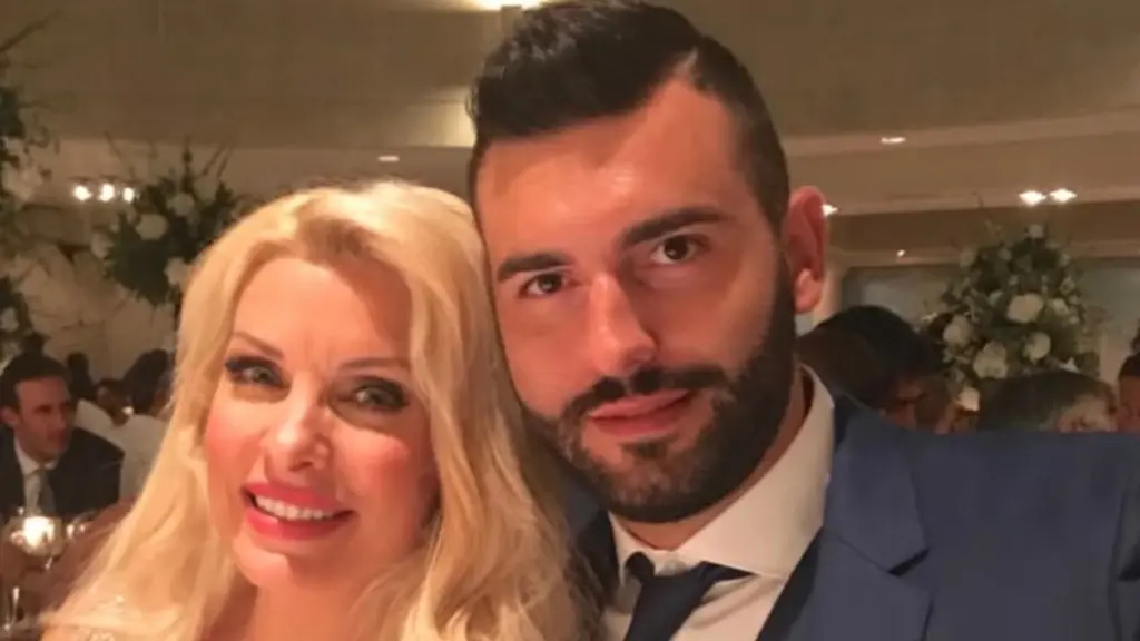 Ελένη Μενεγάκη: Ο αδελφός της έγινε 40 ετών – Οι σπάνιες οικογενειακές φωτογραφίες που δημοσίευσε