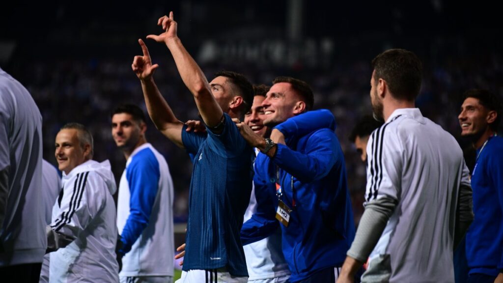 Ελλάδα – Ολλανδία: Ο Μασούρας έκανε το 2-0 στις καθυστερήσεις του ημιχρόνου!