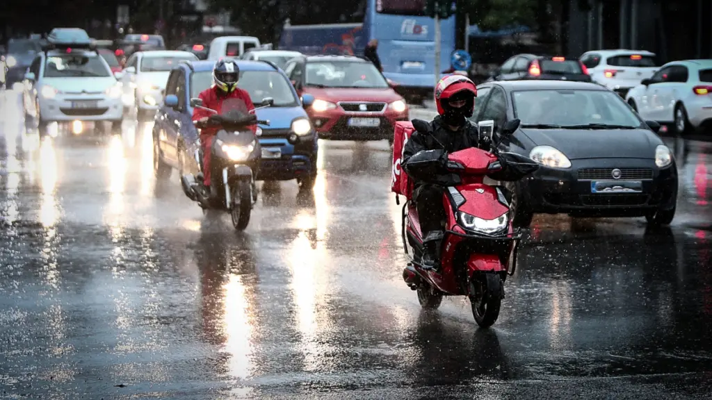 Κακοκαιρία: Σε επιφυλακή η Πυροσβεστική για πλημμύρες – Οι οδηγίες της Πολιτικής Προστασίας