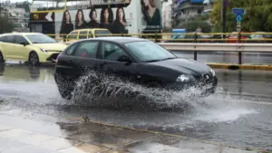 Επικαιροποιήθηκε το έκτακτο δελτίο καιρού: Καταιγίδες και χαλάζι έως την Τετάρτη – Στο “επίκεντρο” η Αττική