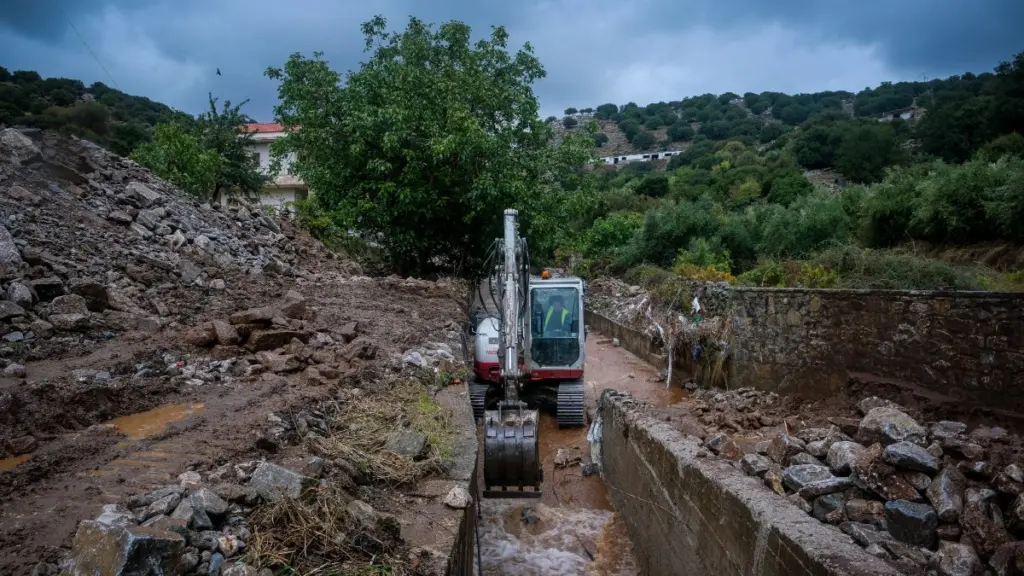 Σχεδόν 98 εκατ. ευρώ σε δήμους και περιφέρειες για ζημιές από φυσικές καταστροφές