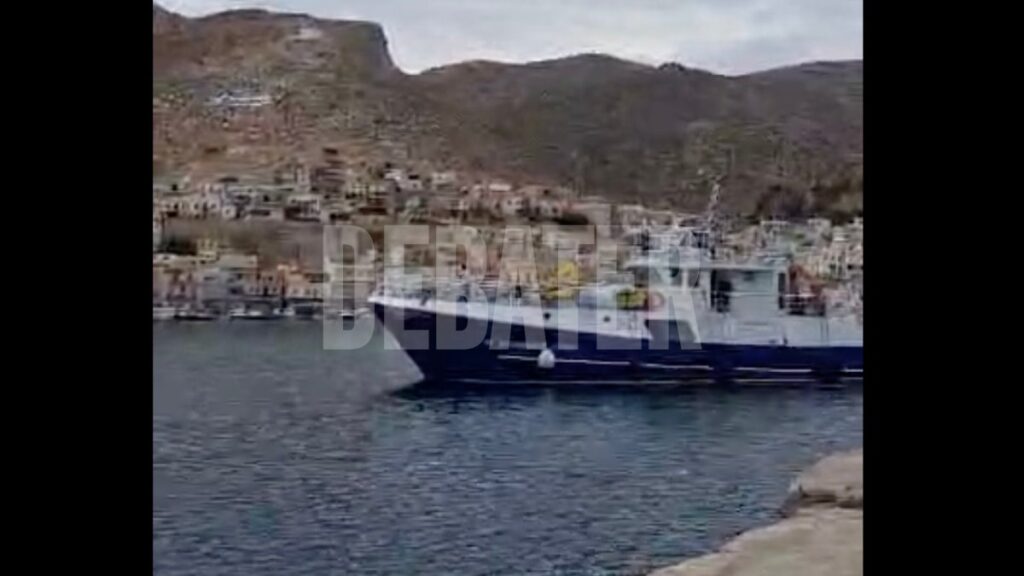 Κάλυμνος: Οι ψαράδες απέκλεισαν συμβολικά το λιμάνι – Δείτε βίντεο του DEBATER