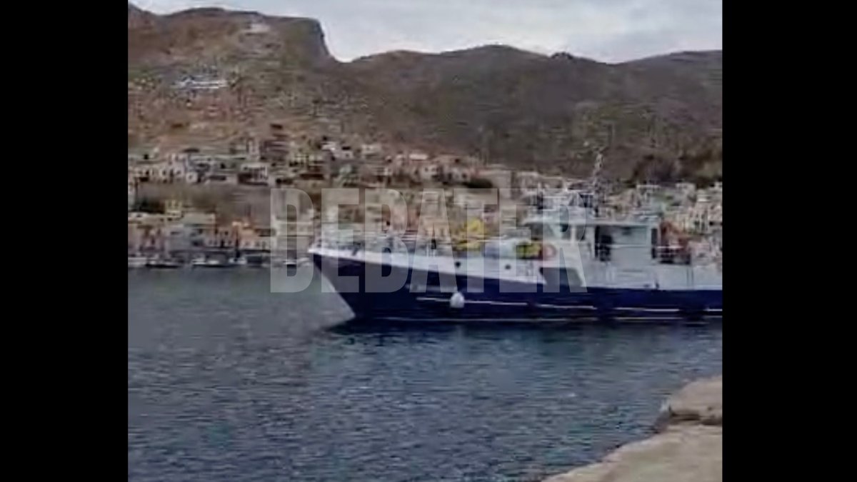 Κάλυμνος: Οι ψαράδες απέκλεισαν συμβολικά το λιμάνι – Δείτε βίντεο του DEBATER