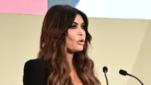 Ραγδαίες εξελίξεις: Ο Λευκός Οίκος ζήτησε την παραίτηση της Κίμπερλι Γκίλφοϊλ – Οι αποκαλύψεις που προηγήθηκαν
