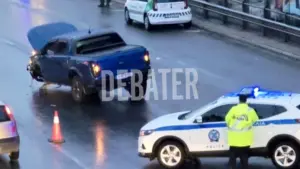 Κίνηση: Στο “κόκκινο” ο Κηφισός μετά από τροχαίο – Φορτηγό έπεσε στα κιγκλιδώματα και ΙΧ έριξε κολώνα φωτισμού