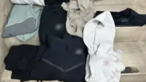 Συνελήφθησαν δύο 18χρονοι που “ρήμαζαν” μαγαζιά στο ιστορικό κέντρο της Αθήνας – Κατασχέθηκαν προϊόντα αξίας άνω των 1.000 ευρώ