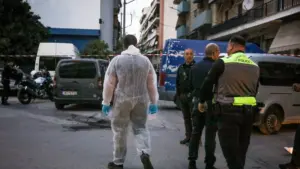 Κολωνός: Εκρηκτικός μηχανισμός με μπουτόν πίσω από την έκρηξη – Εξετάζεται παγίδα σε βάρος αστυνομικών