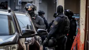Κολωνός: Το «ελληνικό FBI» ανέλαβε την έρευνα για την έκρηξη – Τι αποκαλύπτει η ΕΛΑΣ