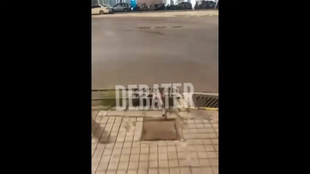 Σταθμός Λαρίσης: Το ακάλυπτο φρεάτιο και ο επικίνδυνος τρόπος κάλυψής του (βίντεο)