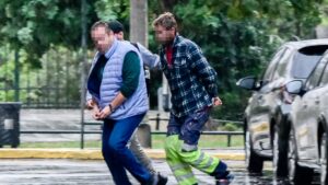 Λαύριο: Προφυλακίστηκε ο 32χρονος για την επίθεση με μαχαίρι – “Δεν θυμάμαι τι έγινε” είπε